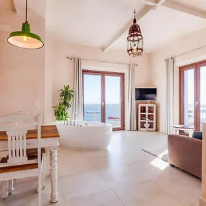 La Residencia Apartment