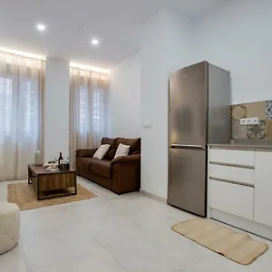 Iceberg Luxury Free Parking Apartment